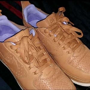 AIR FORCE 1 CMFT TC SP SIZE 10 Women